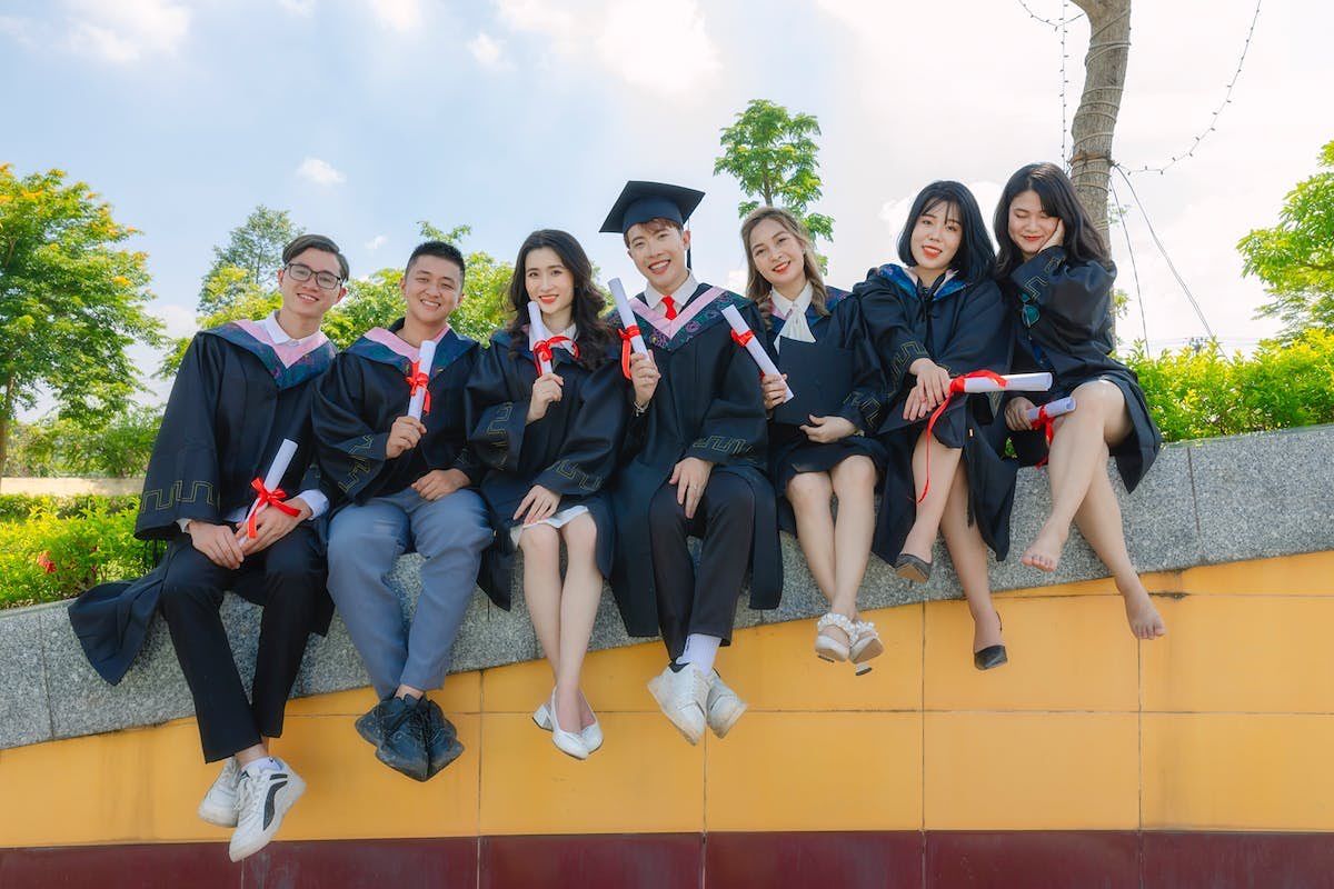Pendidikan S2 sebagai Langkah Strategis Menuju Karir Impian