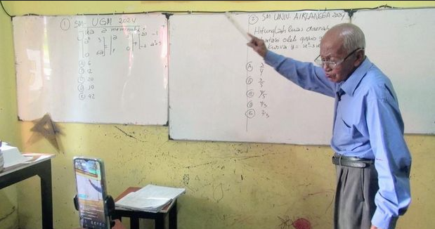 Kelas Rahasia: Guru Mengajar dari Tempat Misterius via Live Streaming